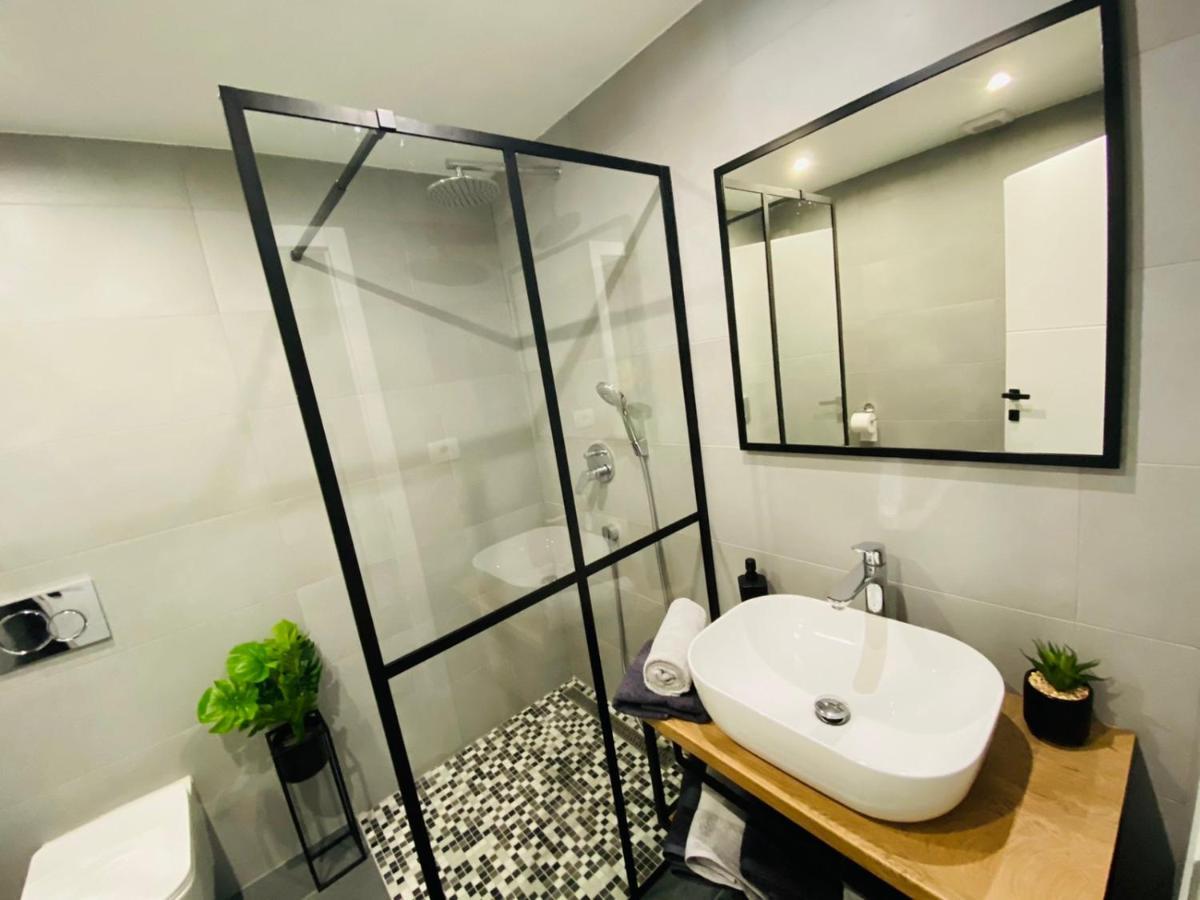Apartma Mija-Dekani ภายนอก รูปภาพ